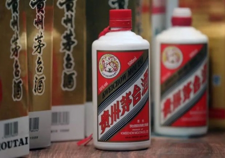 石家庄茅台酒回收石家庄市场风云突变：昔日“液体黄金”现价跌回收难