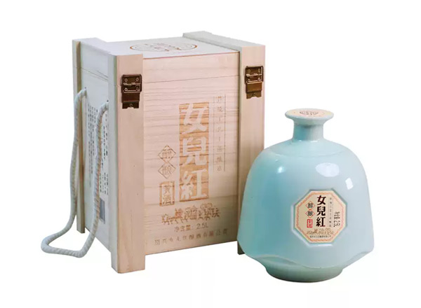 石家庄回收绍兴女儿红黄酒醇酿花雕酒木质礼盒2.5L坛装黄酒